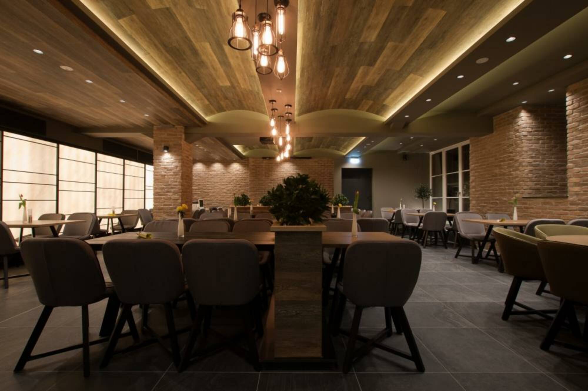 / THISEAS RESTAURANT