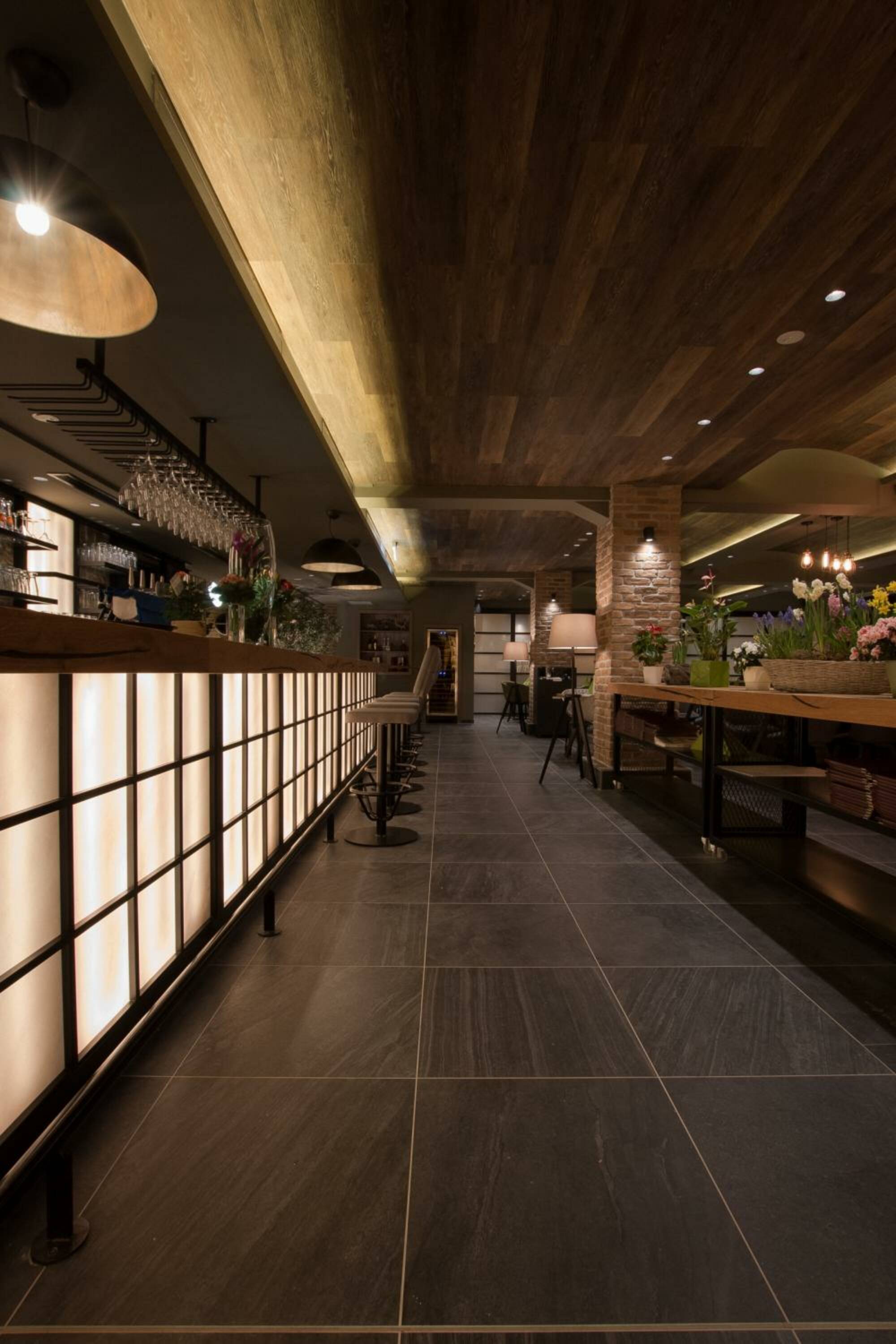 / THISEAS RESTAURANT